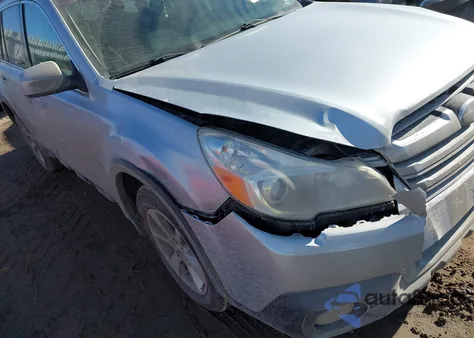 2014 Subaru Outback 2.5I Premium z USA, uszkodzony, nr VIN 4S4BRCCC1E3270104